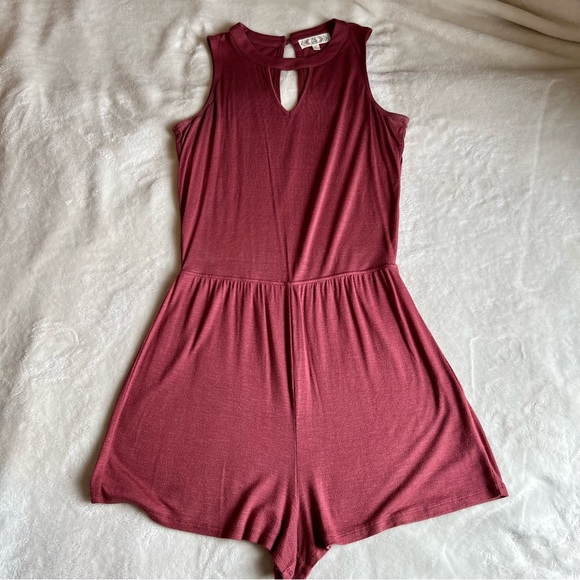 Reddish pink romper, size large - Picture 1 of 4